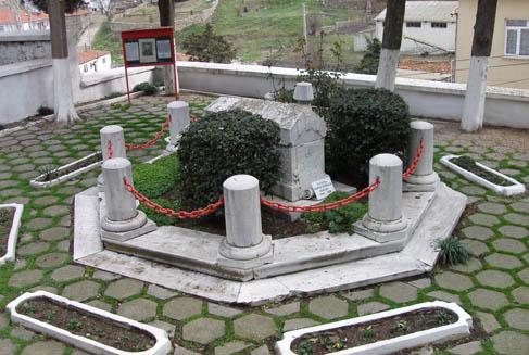 Vatan şairi Namık Kemal mezarı başında anıldı 