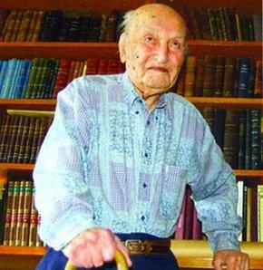 Tarihçi Taha Toros 102 yaşında vefat etti