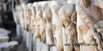 2 bin 200 yıllık mitolojik masklar gün yüzüne çıkarıldı 