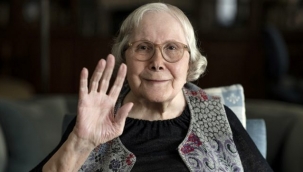 Adalet Ağaoğlu - Yazar: İSA KOYUNCU