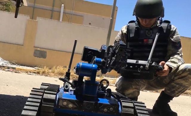 Libya'da EYP'lere yerli robot 'Kutlu' ile müdahale ediliyor 