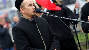 TATARİSTAN'DA KAZAN ŞEHİTLERİNİ ANMA GÜNÜ'NDE DUA OKUYAN AYRAT ŞAKİROV'A CEZA! 