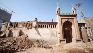 SON 3 YILDA ÇİN YÖNETİMİ UYGURLARA AİT YAKLAŞIK 8 BİN 500 DİNİ MEKANI YOK ETTİ 