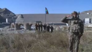 AZERBAYCAN ORDUSU İRAN SINIRINDAKİ HÜDAFERİN KÖPRÜSÜNE BAYRAK DİKTİ! 