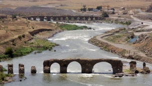 Birleşik Azerbaycan'ın Sembolü: Hudaferin Köprüsü - Yazar: Senan Kazımoğlu 