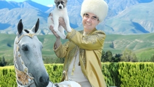 TÜRKMENİSTAN CUMHURBAŞKANI "ALABAY" ÇOBAN KÖPEĞİNİN HEYKELİNİ DİKTİRDİ 