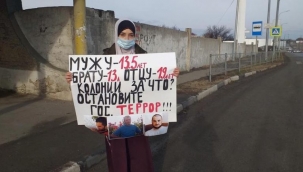 Babası, eşi ve kardeşi Rus esaretinde olan Fatma İsmailova'dan tek kişilik eylem 