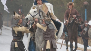 Destansı "Manas" günü. Talas'taki destanın teatral performansı ve sürekli efsanesi