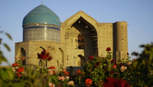 Türklerin Tarih, İlim ve Kültür Atası: Hoca Ahmet Yesevi - Yazar: Abdullah Uluyurt 