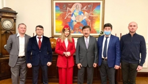 TÜRKSOY Genel Sekreteri Düsen Kaseinov Ukrayna'da temaslarda bulundu 