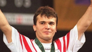 Azmin ve Cesaretin Örnek İsmi: Naim Süleymanoğlu - Yazar: Çağatay Kocaömer Kırcaali 