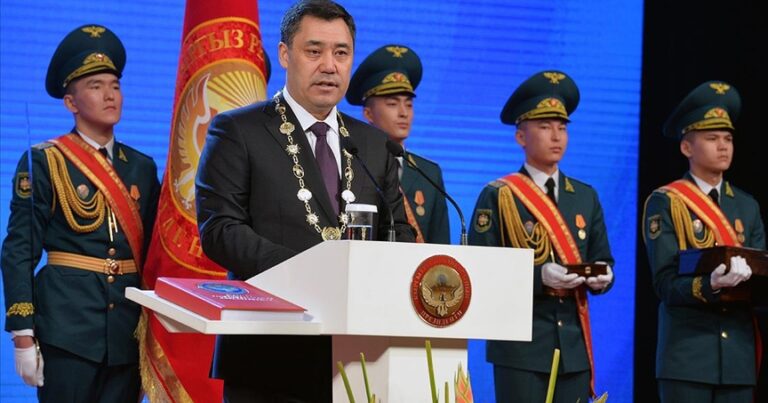 Kırgızistan'ın 6'ncı Cumhurbaşkanı Caparov, yemin ederek görevine başladı