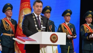 Kırgızistan'ın 6'ncı Cumhurbaşkanı Caparov, yemin ederek görevine başladı