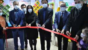 Kitap Kumbaram Projesi 8. Kütüphanesini Demirci'de açtı