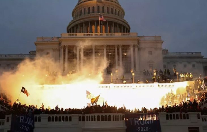 Kongre binası baskınının ardından Beyaz Saray'dan 3 istifa! 