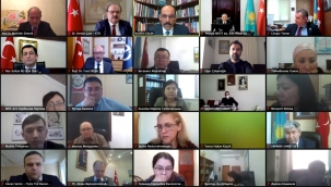 Ahmet Yesevi Üniversitesinde "Ahmet Yesevî'den Yunus Emre'ye" Paneli Düzenlendi 