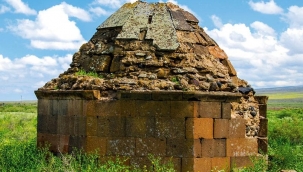 KOLİKENT SELÇUKLU KÜMBETİ 