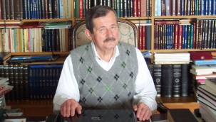 Yazar Erol Toy hayatını kaybetti