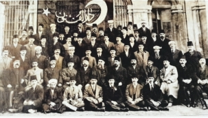 Belge ve fotoğraflar Akif'in hayatına ışık tutuyor