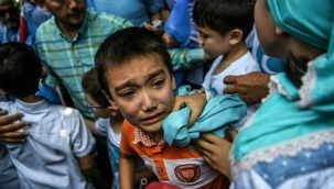 Doğu Türkistan'da baskıların belgesi: Çinli öğretmenin Uygur çocuğa dayağı görüntülendi 