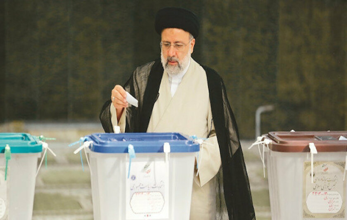 İran'da İbrahim Reisi 8. Cumhurbaşkanı oldu 