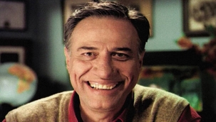 Ali Kemal Sunal (10 Kasım 1944, İstanbul – 3 Temmuz 2000, İstanbul), Türk televizyon, sinema ve tiyatro oyuncusu.