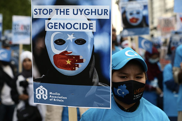 Londra'da Uygur Türkleri ve hak savunucularından dev gösteri: ÇKP'nin 100. yılı protesto edildi 