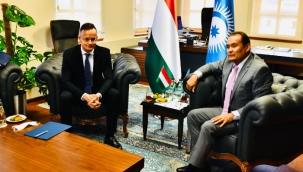 Macaristan Dışişleri ve Ticaret Bakanı Türk Konseyi Sekretaryasını ziyaret etti