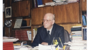 Mehdi Dehkan Yazdı: Prof.Dr Cevad Heyet İran'da ((varlık)) ilk  Türkoloji Derginin yöneticisi