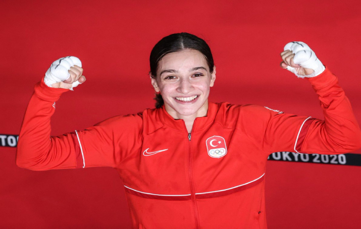 Buse Naz Çakıroğlu Tokyo'da olimpiyat ikincisi oldu!