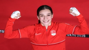 Buse Naz Çakıroğlu Tokyo'da olimpiyat ikincisi oldu!