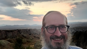 Haham Mendy Chitrik Türkiye'nin derinliklerine 3 haftalık olağandışı Yahudi mirası yolculuğunu twitterden duyurdu