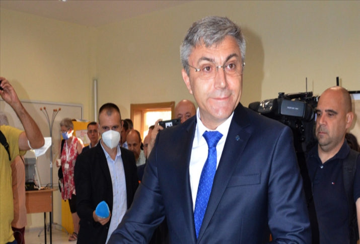 Bulgaristan'da Türk siyasetçi Mustafa Karadayı'nın cumhurbaşkanlığına aday olduğu seçim kampanyası başlıyor