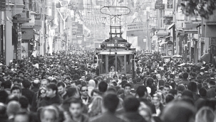 Yeni nesillerin merkeze yürüyüşü üzerine - KUTLU KAĞAN DALKILIÇ