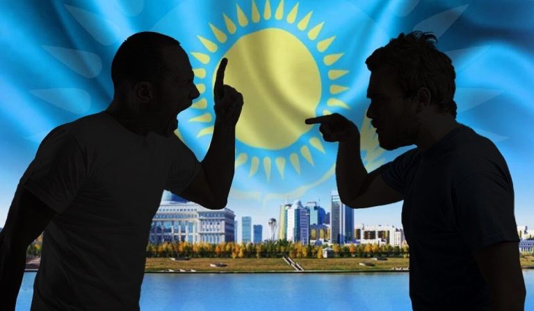 Kazakistan'da Ruslar, devletin resmi dili Kazakçayı öğrenmek istemiyor!