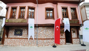 İlk Tasavvuf ve Edebiyat Kütüphanesi Bursa'da açıldı