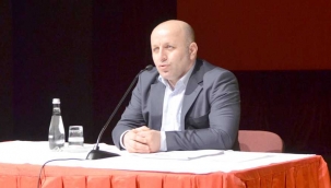 Ali Asker: Türk aydını diktatör seviciliğini ne zaman bırakacak