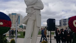 "Çırpınırdı Karadeniz" eserinin söz yazarı, Azerbaycanlı ünlü şair Ahmet Cevat