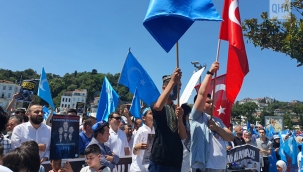 Çin'in İstanbul Başkonsolosluğu önünde Urumçi Katliamını anma etkinliği