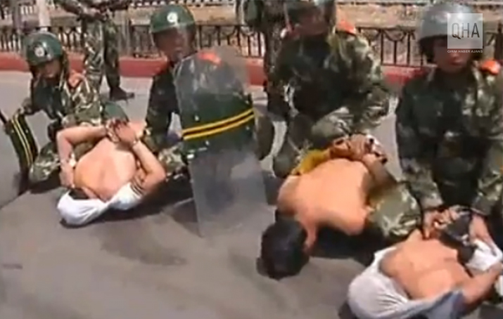 Çin'in Urumçi'deki barışçıl gösterilere kanlı müdahalesinin 13. yıldönümü