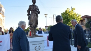Yunanistan Mora Türklerini katleden Manolis Dunias'ın anıtını dikti! 