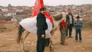 Burcu BOLAKAN Yazdı: Gelin Ata Binmiş ve Ya Nasip Demiş