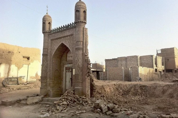 Çin'in Doğu Türkistan'da yıktığı camiler