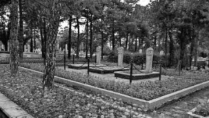 GAZİ OKULU ÖĞRETMENİ KEMAL ÖZER'E GÖRE 1936 YILINDA MANİSA MERKEZDE BULUNAN MEZARLIKLAR