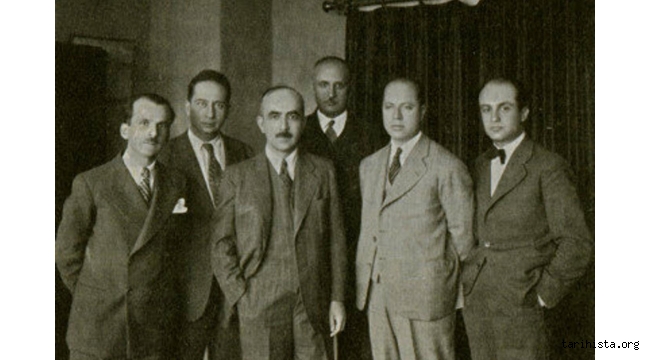 'Politikada 45 Yıl'ın satır araları...