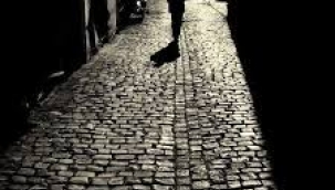 ARZU KUREYŞİ YAZDI: KARANLIK SOKAK