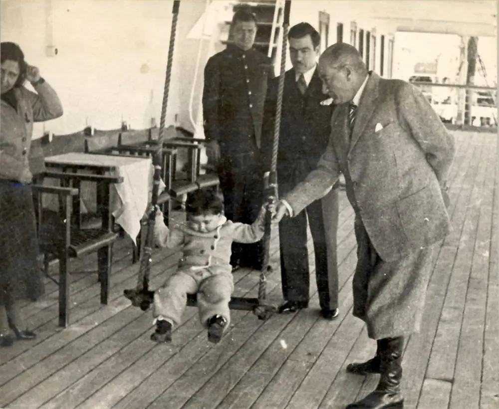 Hayat bir salıncaktır