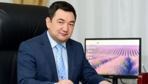 Dünya Türklüğüne başarı örneği Uluslararası Türk Akademisi Başkanı Darhan Kıdırali