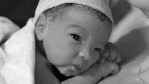 HAKAN ÖZŞANLI YAZDI: BİR ÇOCUK DOĞDU 