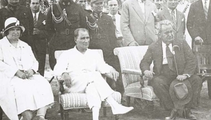 Atatürk Türkiye'nin askeri gücü ve devrimleri yabancılara anlatırdı